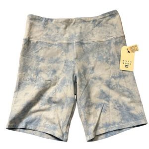 Billabong women’s bike shorts size large